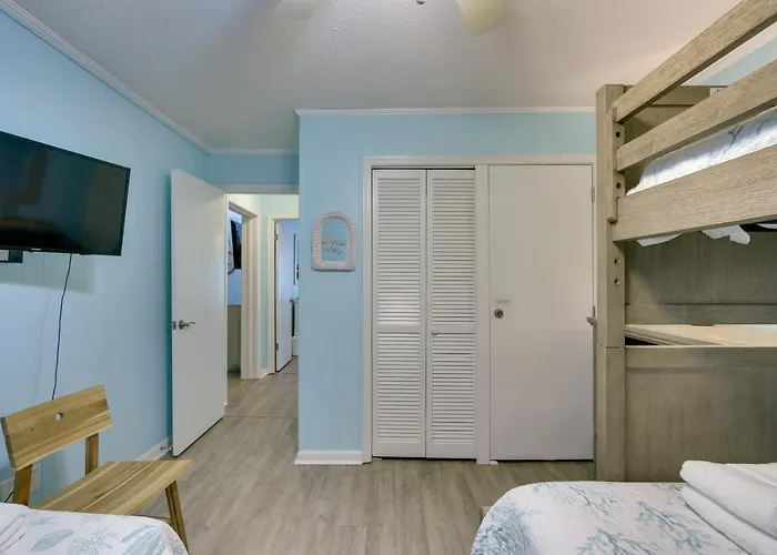 Hilton Head Condo Steps To Beach, Coligny Plaza!