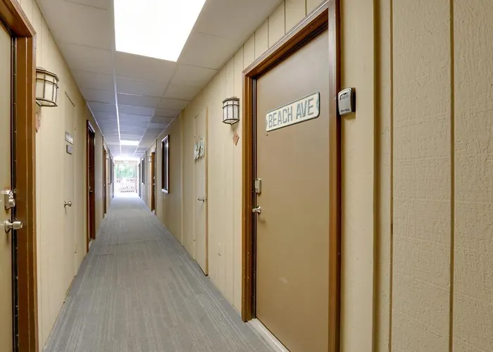 Hilton Head Condo Steps To Beach, Coligny Plaza!
